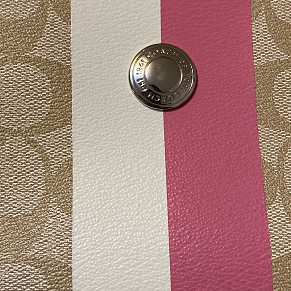 Coach Chelsea Heritage Pink and Tan . F14477 tote bag. - Picture 2 of 10